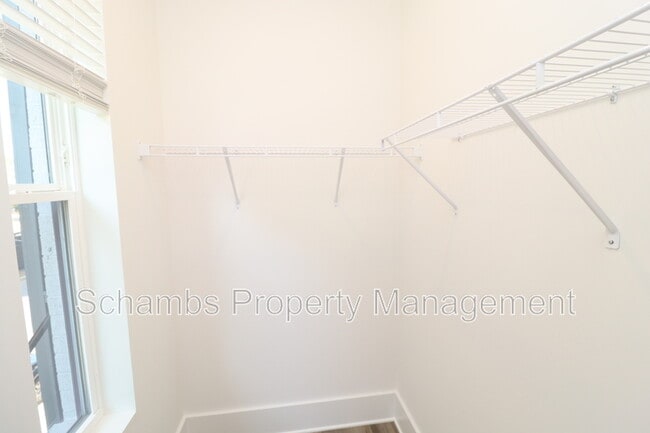 Building Photo - 110 Byrum St