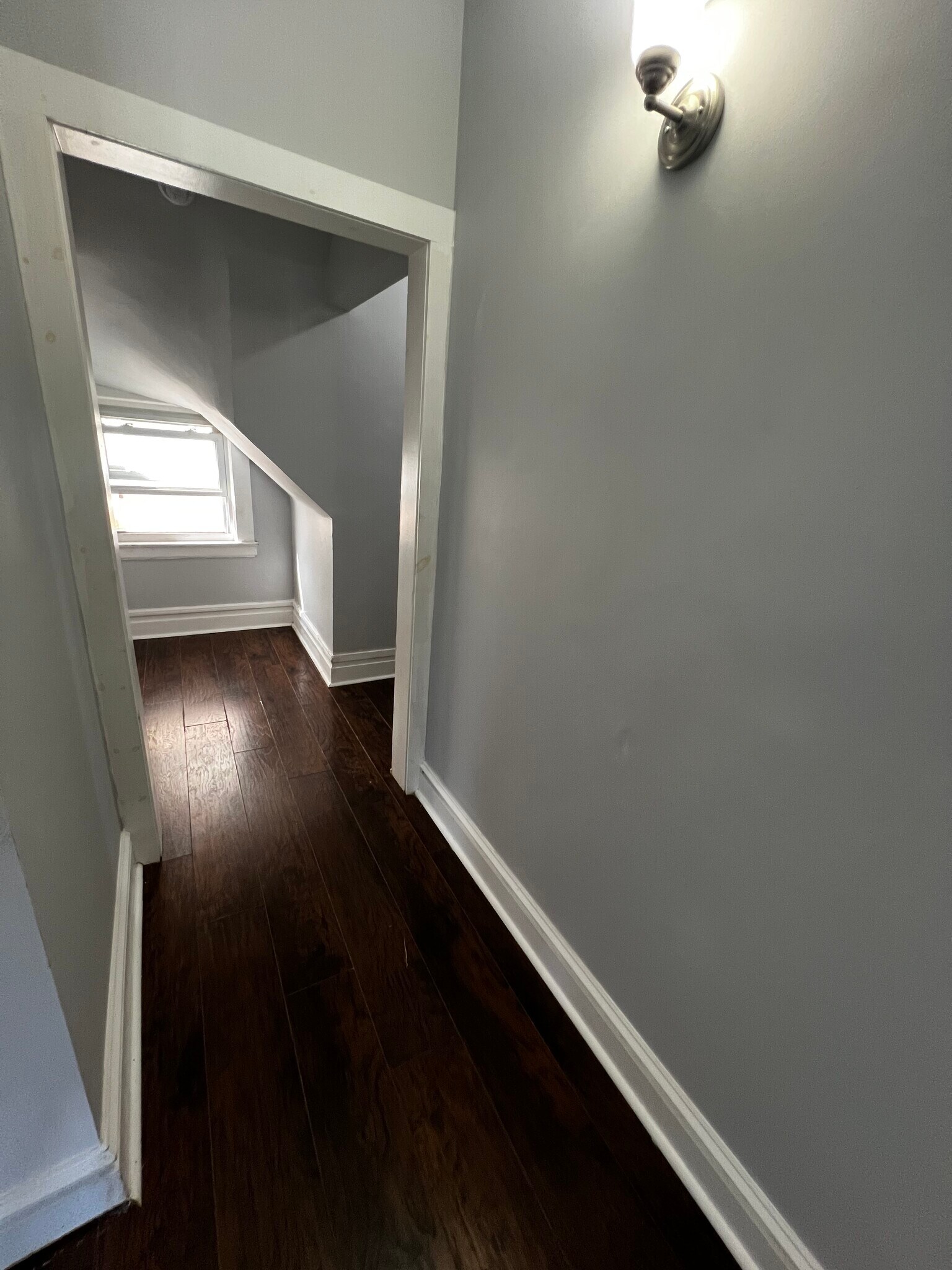 Additional Main Entrance Hall - 74 Smith St