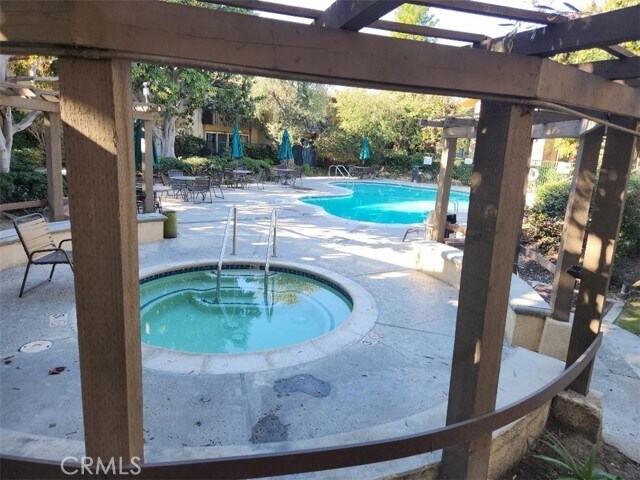 Building Photo - 3050 S Bristol St