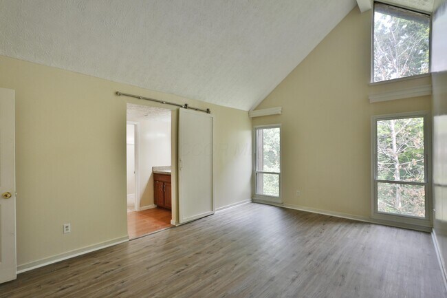 Building Photo - 4966 Wintersong Ln