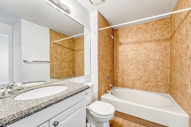 Building Photo - $2,595 - 3 Bed, 1 Bath Newly Renovated Hom...