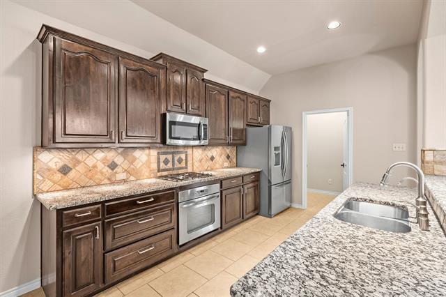 Building Photo - 1810 Sanderlain Ln