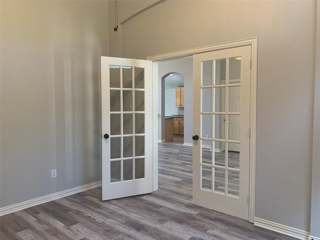 Building Photo - 1313 Limestone Creek Dr