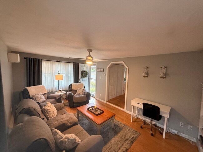 Building Photo - 37 Beechwood Pl