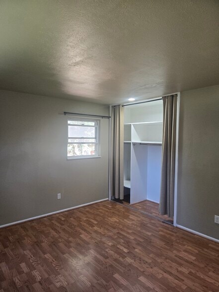 Building Photo - 6482 E Dickenson Pl