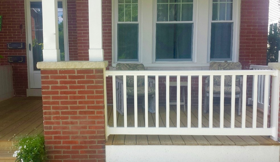 Front Porch - 18 W Second St
