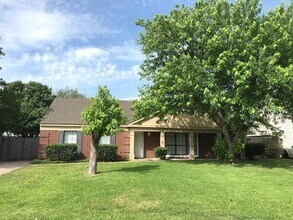 Building Photo - 3424 Cambridge Dr