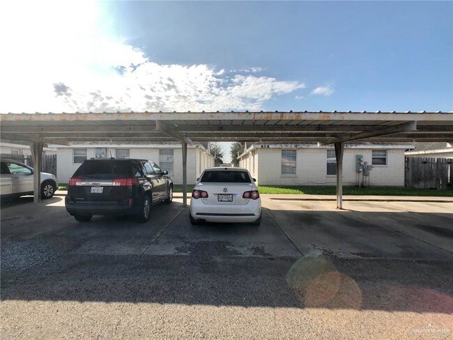 Building Photo - 13 N Cross St