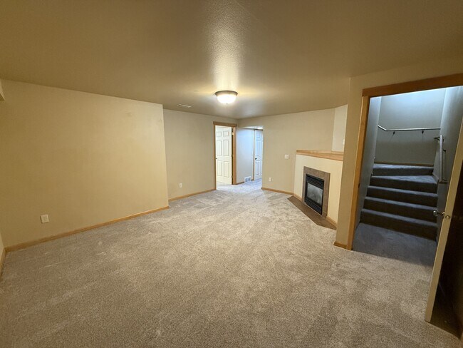 Building Photo - 827 Avenue E