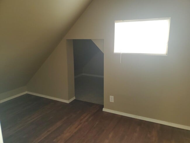 Building Photo - 3213 Center St NE