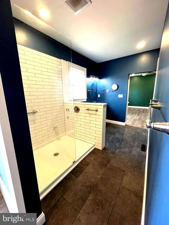 Building Photo - 7617 Old Plank Rd