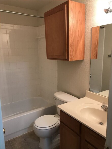 Building Photo - 3603 Malibu Ln