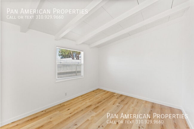 Building Photo - 145 W Mayfair Ave