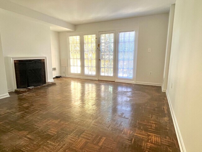 Building Photo - 340 11th St SE