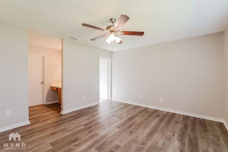 Building Photo - 8712 Grandee Dr
