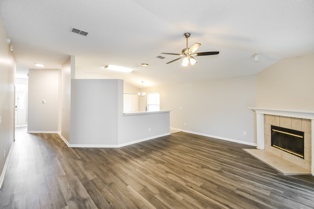 Building Photo - 1525 Ashleigh St