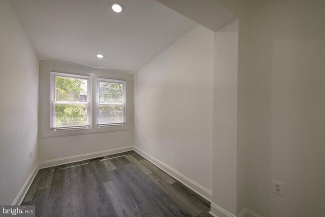 Building Photo - 514 Missouri Ave NW