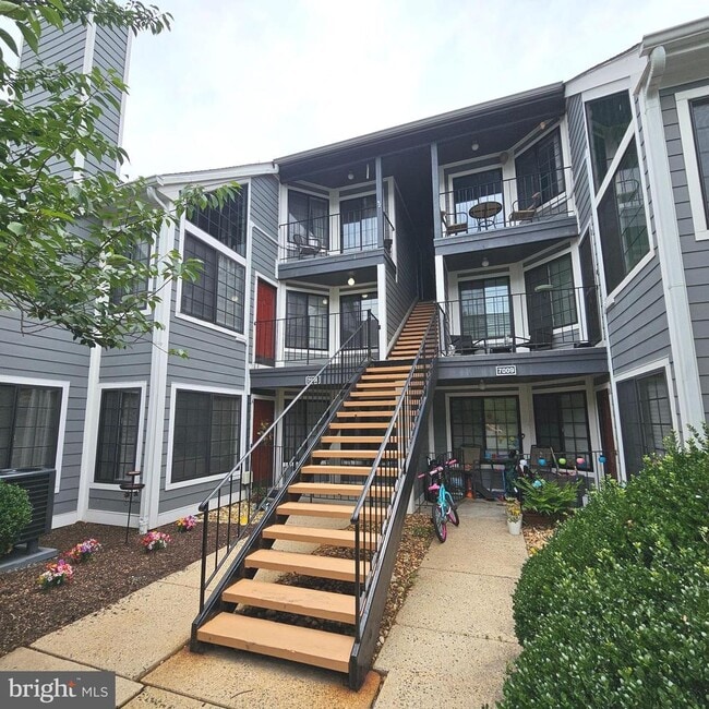 Building Photo - 7009 Birkenhead Pl