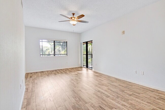 Building Photo - 2801 Sarento Pl