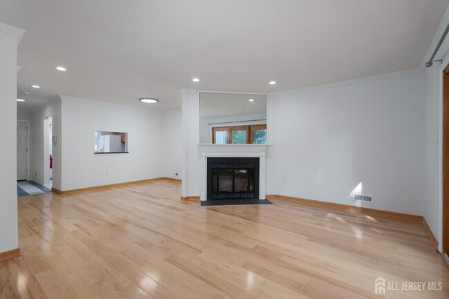 Building Photo - 357 Hadleigh Ln