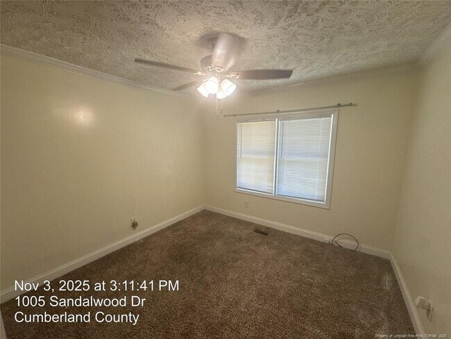 Building Photo - 1005 Sandalwood Dr