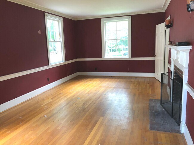 Building Photo - 4843 Butterworth Pl NW