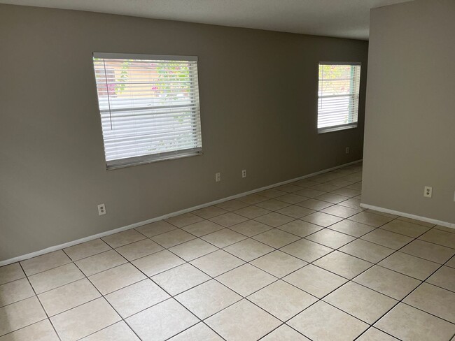 Building Photo - quaint 2 bedroom home