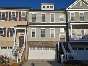 Building Photo - 4BR/3.5BA with 2-Car Garage! Available February 2026