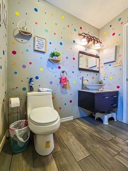 Building Photo - 2673 Crown View Drive