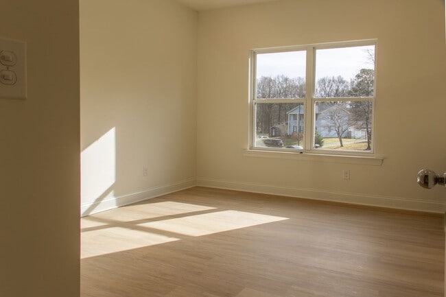 Building Photo - 5399 Toano Rd