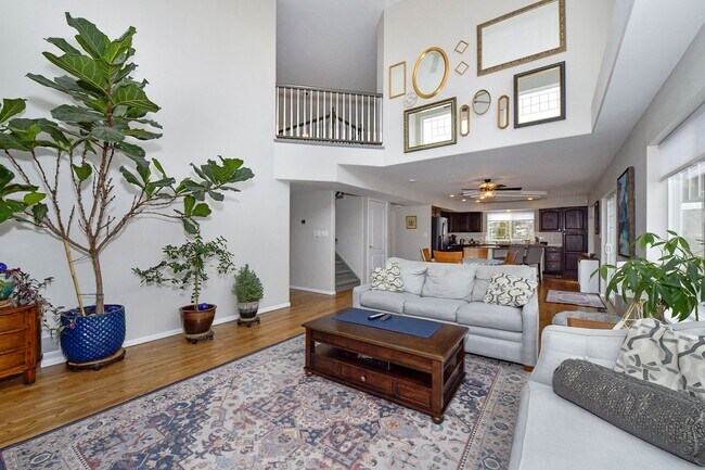 Building Photo - Spacious 2-Story with Mountain Views School District-20