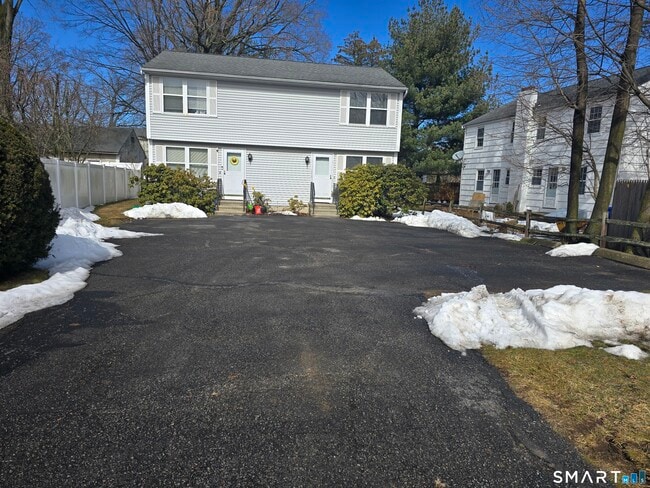 Building Photo - 5 1/2 Lenox Ave