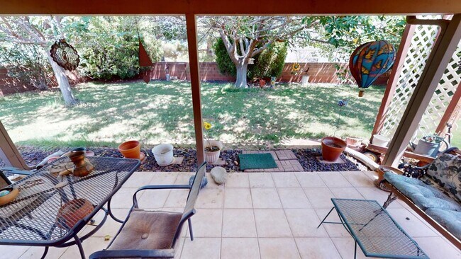 Building Photo - Fully Furnished 3 Bedroom Rental