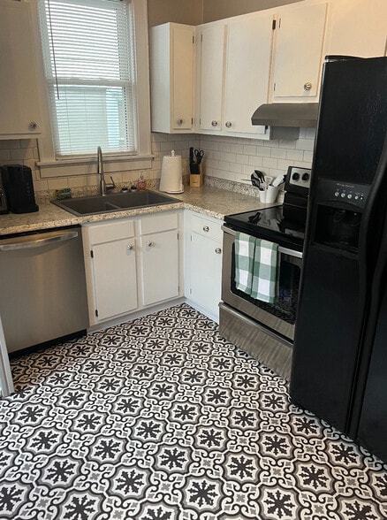 Building Photo - 156 Wolford St