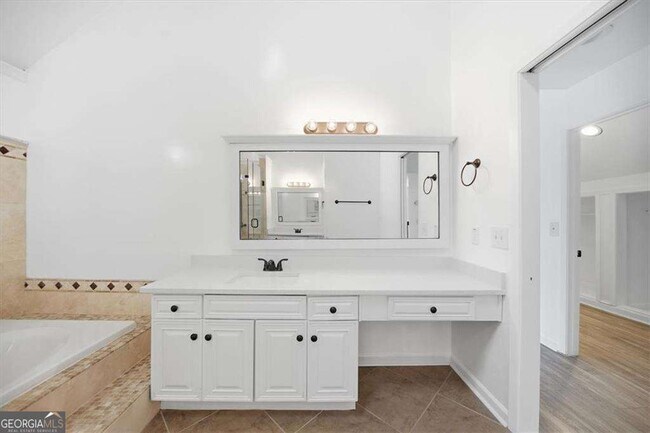 Building Photo - 530 Matterhorn Way