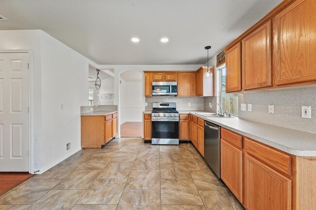 Building Photo - 17142 Kiowa River Ln