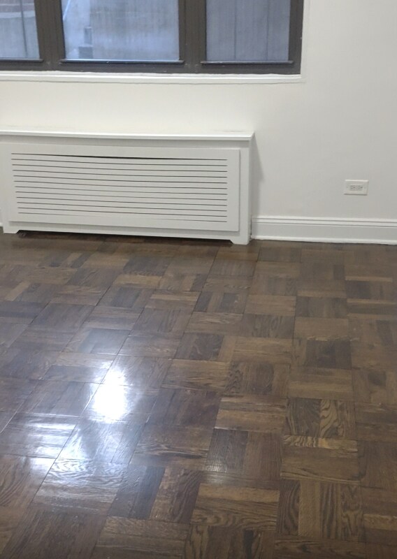 Building Photo - E. 35th St, 3rd Ave