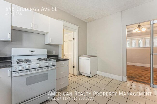 Building Photo - 548 Giddings Ave SE