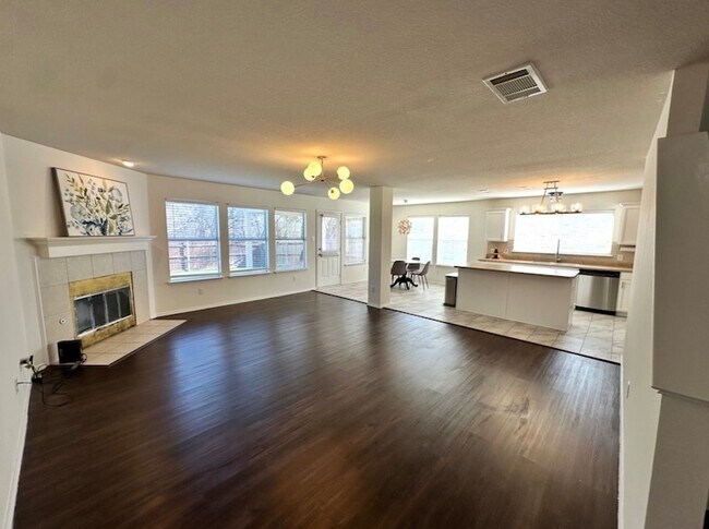 Building Photo - 224 Mulberry Dr