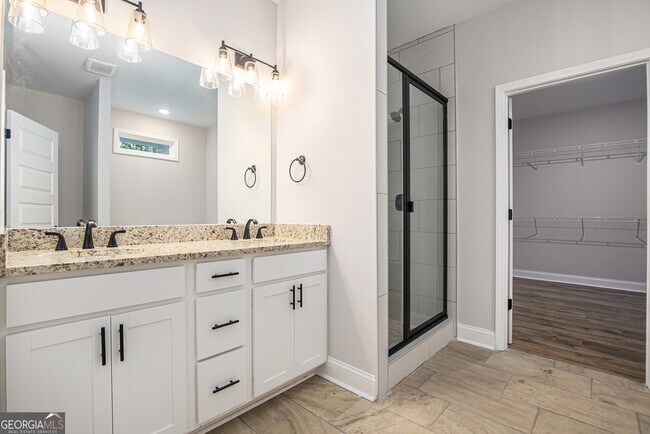 Building Photo - 138 Crestpoint Rd