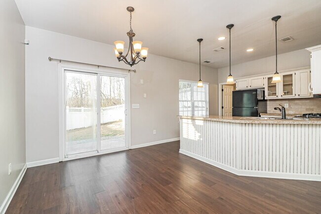 Building Photo - 228 Woodland Way