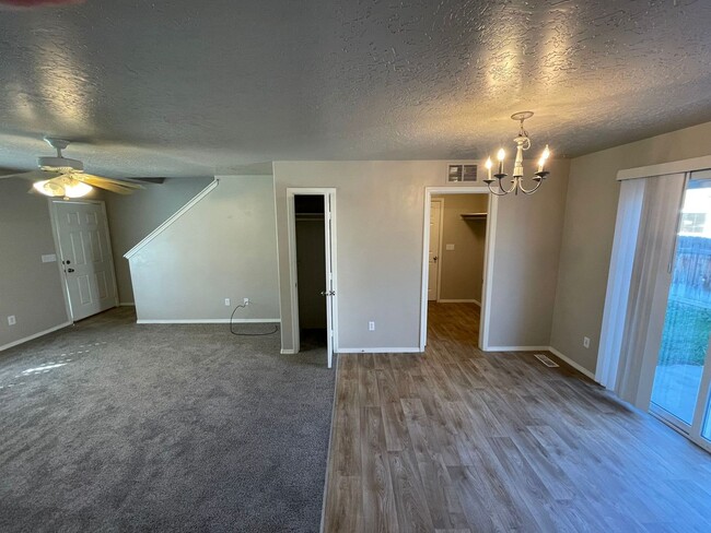 Building Photo - Ready Now / 4 Bed PLUS Large BONUS ROOM and 2.5 BA great spacious home!