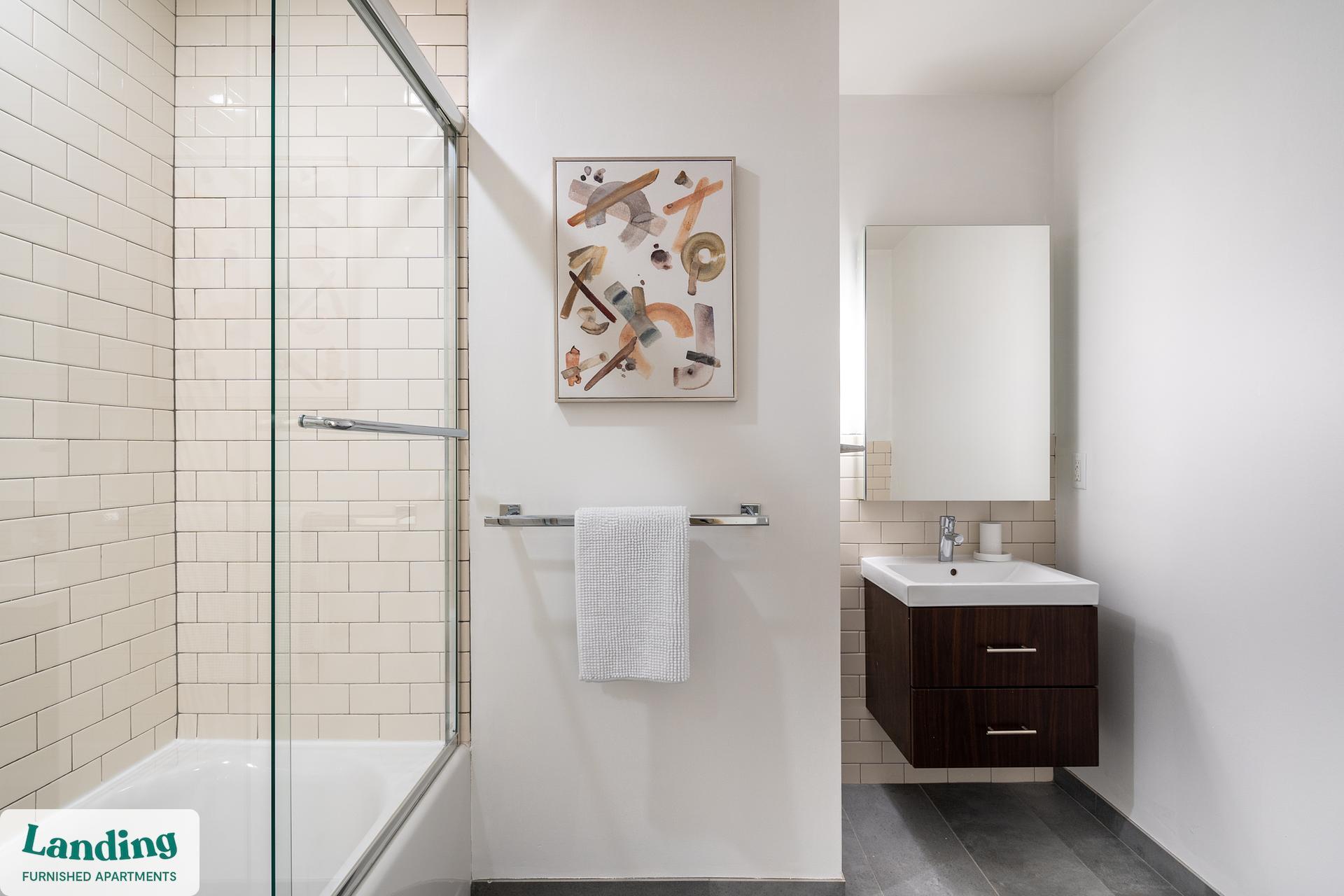 Building Photo - 933 McGee St