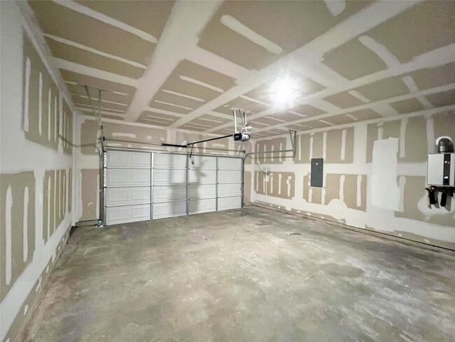 Building Photo - 678 Woodland Ave