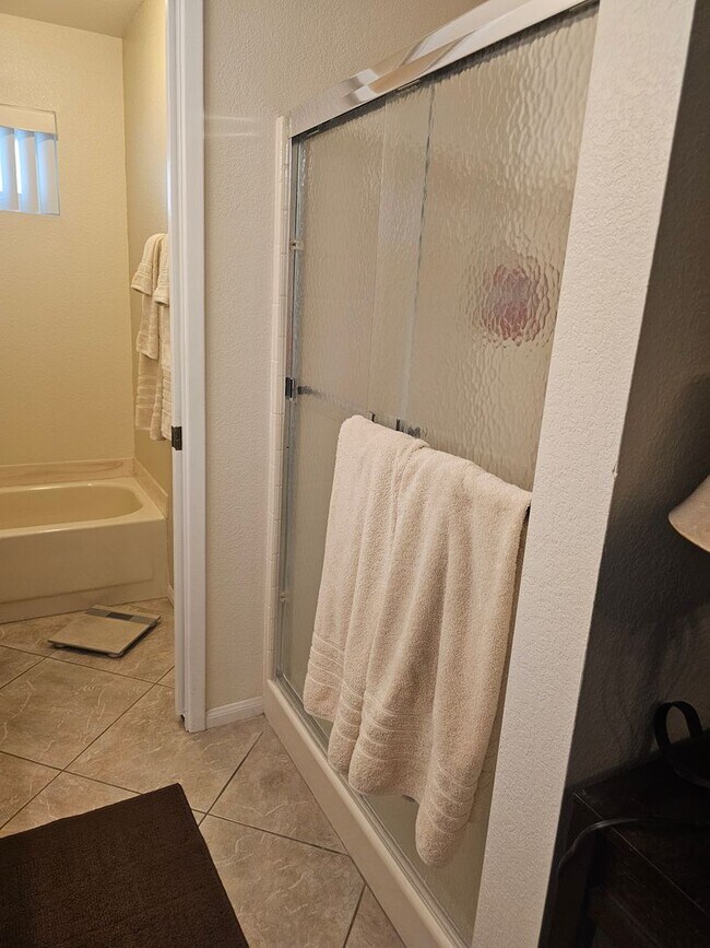 Building Photo - Fully Furnished Summer Rental
