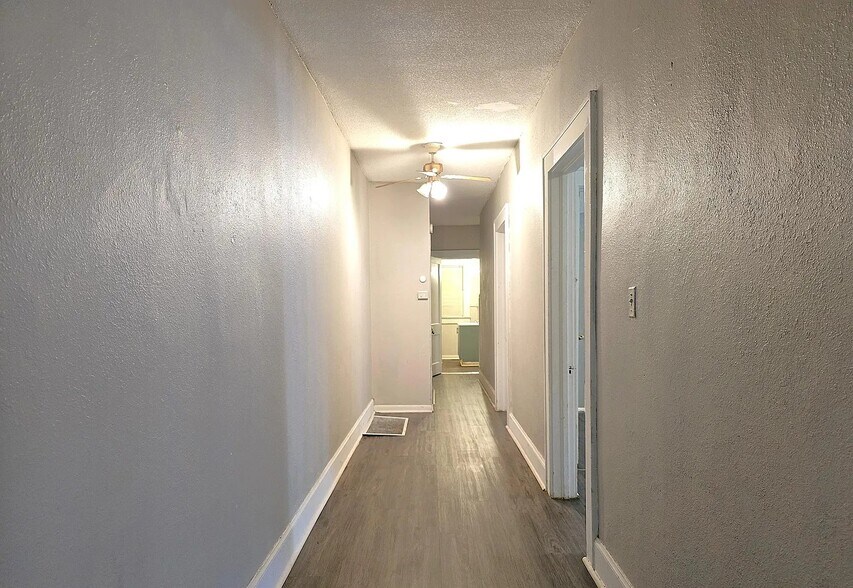 Building Photo - 2483 Beech Ave