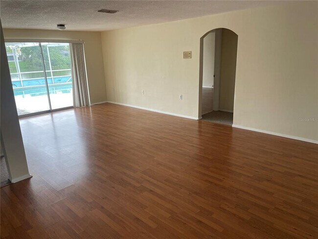 Building Photo - 7403 Populus Dr