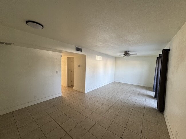 Building Photo - Central Phoenix 4 Bedroom Townhome