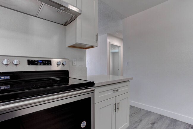 Building Photo - 921 Snug Harbor St