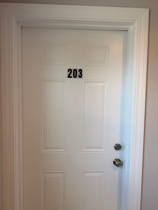Building Photo - Brand New spacious Studio available in a great location.
